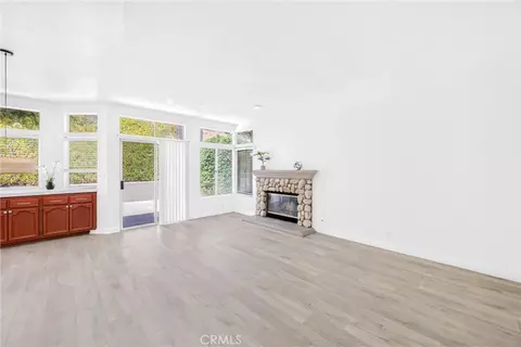 Living - 476 Somerset Cir, Corona, CA 92879 photo 11 of 19