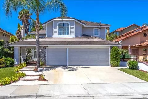 Exterior - 476 Somerset Cir, Corona, CA 92879 photo 4 of 11