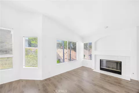 Living - 476 Somerset Cir, Corona, CA 92879 photo 16 of 19