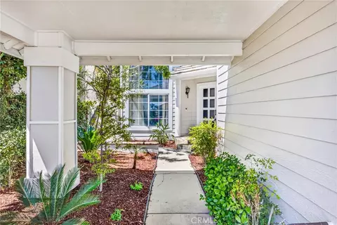 Exterior - 476 Somerset Cir, Corona, CA 92879 photo 5 of 11