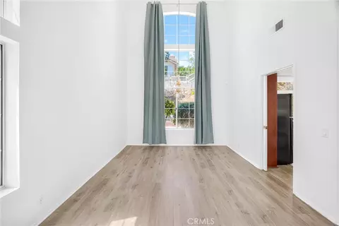 Living - 476 Somerset Cir, Corona, CA 92879 photo 5 of 19