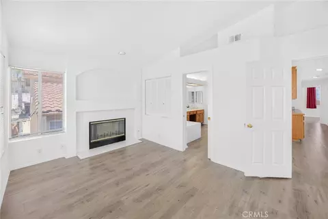Living - 476 Somerset Cir, Corona, CA 92879 photo 14 of 19