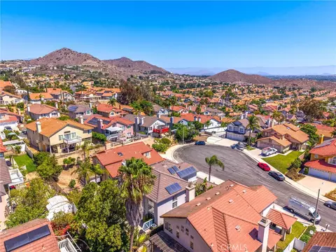 View/Area - 476 Somerset Cir, Corona, CA 92879 photo 5 of 9