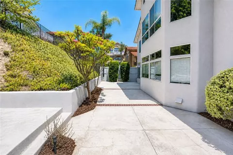 Exterior - 476 Somerset Cir, Corona, CA 92879 photo 10 of 11