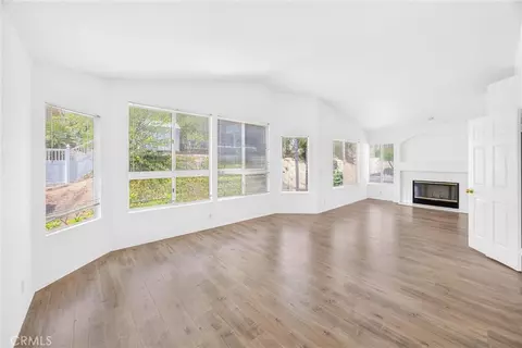 Living - 476 Somerset Cir, Corona, CA 92879 photo 12 of 19