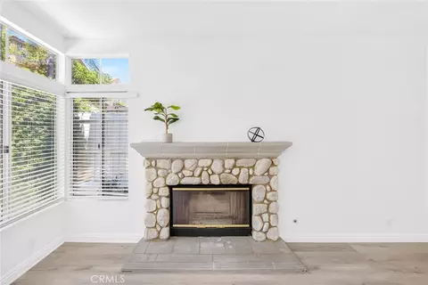 Living - 476 Somerset Cir, Corona, CA 92879 photo 9 of 19
