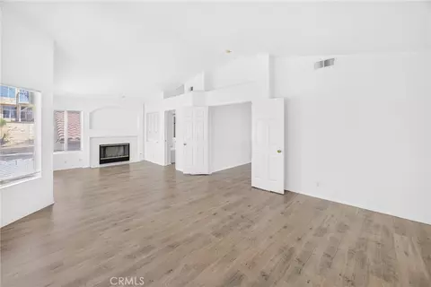 Living - 476 Somerset Cir, Corona, CA 92879 photo 13 of 19