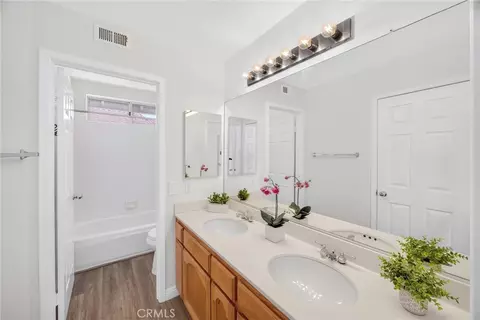 Bath - 476 Somerset Cir, Corona, CA 92879 photo 2 of 2