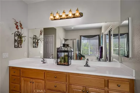 Bath - 12599 Avocado, Riverside, CA 92503 photo 1 of 3