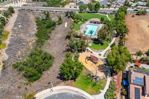View/Area - 12599 Avocado, Riverside, CA 92503 photo 5 of 7