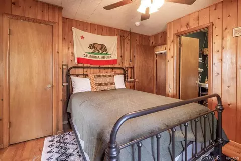 Bedroom - 835 Jaybird Ln, Big Bear Lake, CA 92315 photo 4 of 8