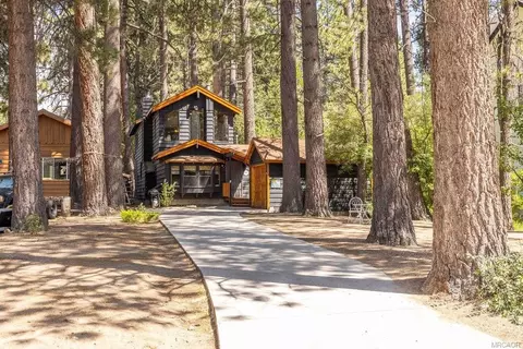 Exterior - 835 Jaybird Ln, Big Bear Lake, CA 92315 photo 6 of 8
