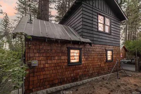 Exterior - 835 Jaybird Ln, Big Bear Lake, CA 92315 photo 4 of 8