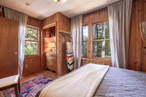 Bedroom - 835 Jaybird Ln, Big Bear Lake, CA 92315 photo 8 of 8
