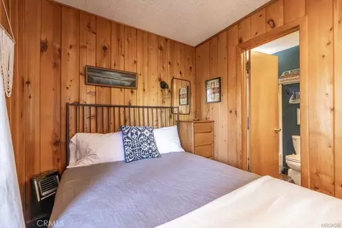 Bedroom - 835 Jaybird Ln, Big Bear Lake, CA 92315 photo 7 of 8