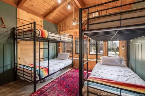 Bedroom - 835 Jaybird Ln, Big Bear Lake, CA 92315 photo 2 of 8
