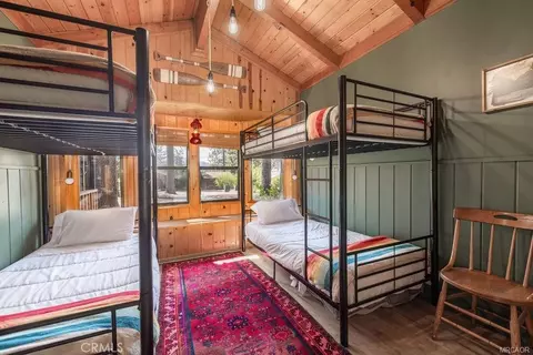 Bedroom - 835 Jaybird Ln, Big Bear Lake, CA 92315 photo 1 of 8