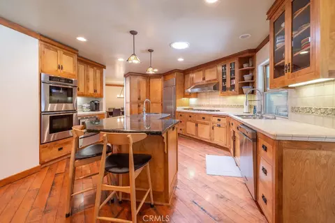 Kitchen - 155 Lodgepole, Big Bear Lake, CA 92315 photo 4 of 5