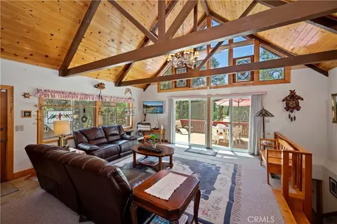 707 Briar Ln, Green Valley Lake, CA 92341