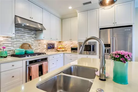 Kitchen - 161 Working Rnch, Irvine, CA 92602 photo 2 of 2