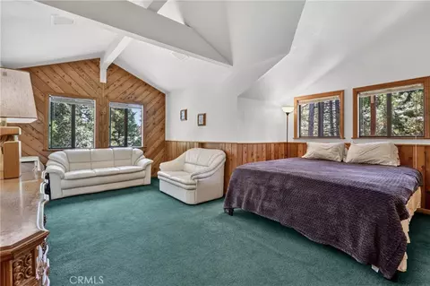 Bedroom - 27427 Pinewood, Lake Arrowhead, CA 92352 photo 2 of 6