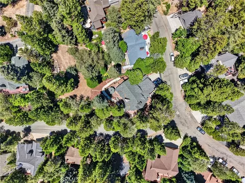 View/Area - 27427 Pinewood, Lake Arrowhead, CA 92352 photo 2 of 3
