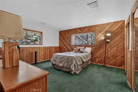 Bedroom - 27427 Pinewood, Lake Arrowhead, CA 92352 photo 1 of 6