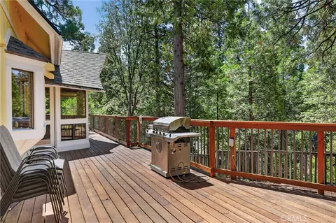 Exterior - 27427 Pinewood, Lake Arrowhead, CA 92352 photo 10 of 21