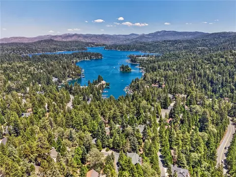 View/Area - 27427 Pinewood, Lake Arrowhead, CA 92352 photo 1 of 3