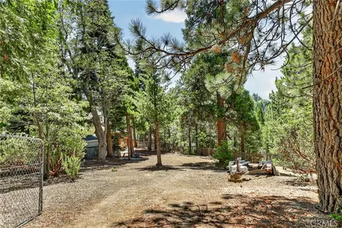 Exterior - 27427 Pinewood, Lake Arrowhead, CA 92352 photo 15 of 21
