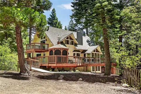 Exterior - 27427 Pinewood, Lake Arrowhead, CA 92352 photo 14 of 21