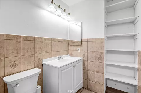 Bath - 11746 Belmont Pl, Chino, CA 91710 photo 2 of 3