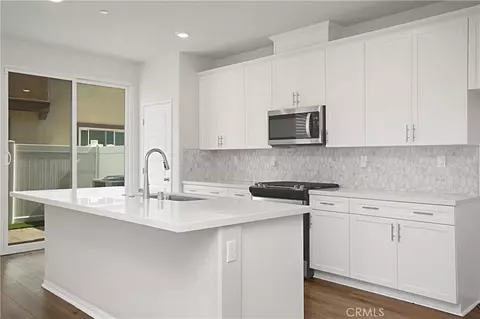 Kitchen - 40596 Birchfield Dr, Temecula, CA 92591 photo 1 of 2