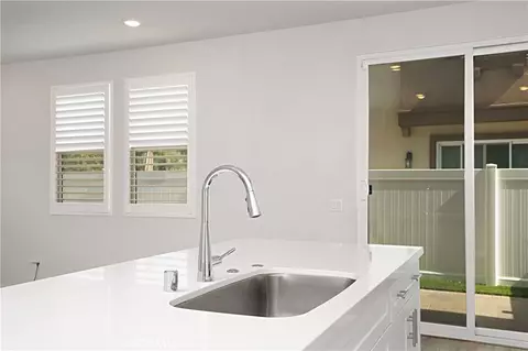 Kitchen - 40596 Birchfield Dr, Temecula, CA 92591 photo 2 of 2