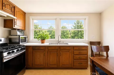 Kitchen - 1394 N Raymond, Pasadena, CA 91103 photo 3 of 5