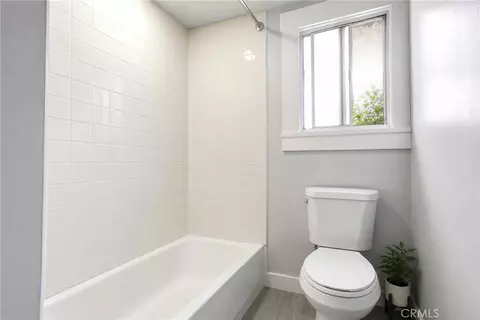 Bath - 1394 N Raymond, Pasadena, CA 91103 photo 6 of 6