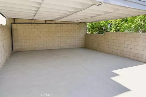 Exterior - 1394 N Raymond, Pasadena, CA 91103 photo 4 of 6