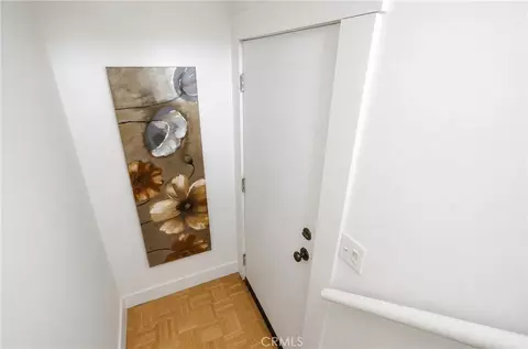 Entry Way - 1394 N Raymond, Pasadena, CA 91103 photo 1 of 2