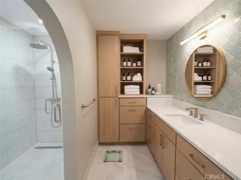 Bath - 965 Hazel Ave, San Bernardino, CA 92410 photo 6 of 6