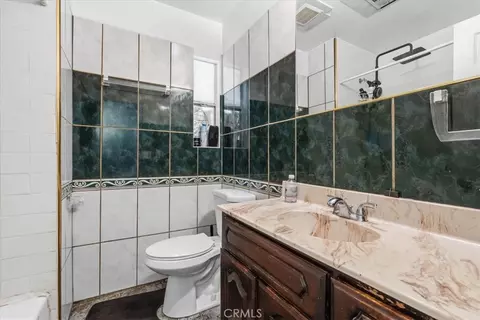 Bath - 9550 52nd St, Riverside, CA 92509 photo 3 of 3