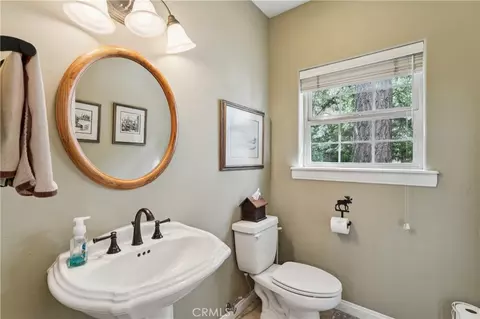 Bath - 330 Burnt Mill Rd, Lake Arrowhead, CA 92352 photo 1 of 5