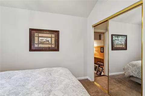 Bedroom - 330 Burnt Mill Rd, Lake Arrowhead, CA 92352 photo 5 of 7