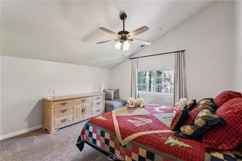 Bedroom - 330 Burnt Mill Rd, Lake Arrowhead, CA 92352 photo 6 of 7