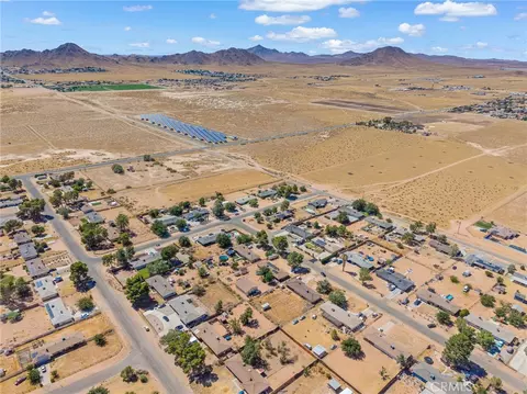 View/Area - 16050 Pawnee Rd, Apple Valley, CA 92307 photo 10 of 11