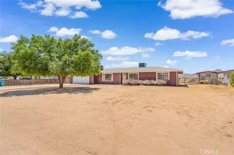 Exterior - 16050 Pawnee Rd, Apple Valley, CA 92307 photo 3 of 9