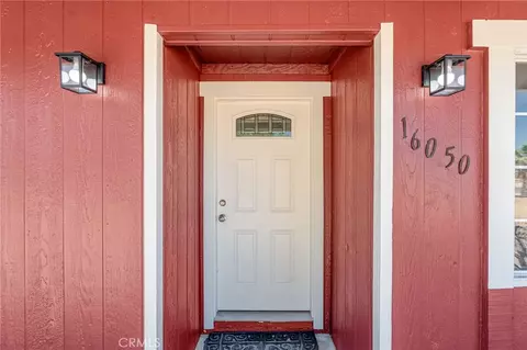 Entry Way - 16050 Pawnee Rd, Apple Valley, CA 92307 photo 1 of 2