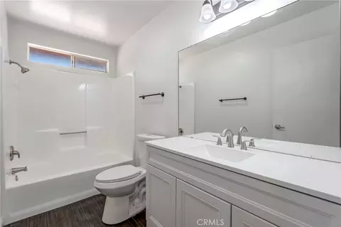 Bath - 16050 Pawnee Rd, Apple Valley, CA 92307 photo 3 of 3