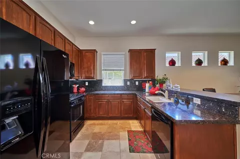 Kitchen - 1001 Blackhawk, Beaumont, CA 92223 photo 3 of 3