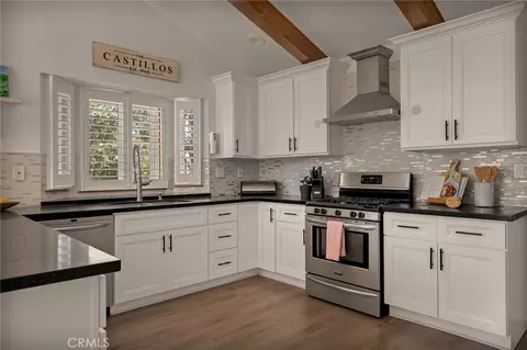 Kitchen - 345 Summit Rd, Lake Arrowhead, CA 92352 photo 1 of 2