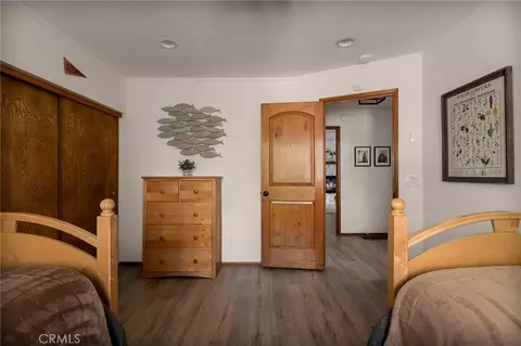 Bedroom - 345 Summit Rd, Lake Arrowhead, CA 92352 photo 5 of 10